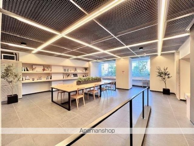 BRILLIA IST 渋谷本町の玄関写真