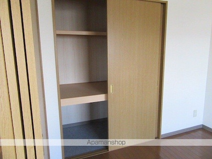 マンションマルニ[2LDK/60.69m2]の収納