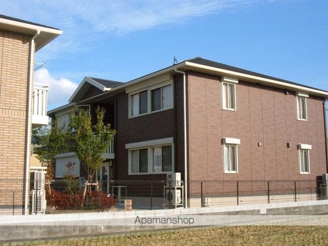 ロイヤル倉治 C棟の外観写真