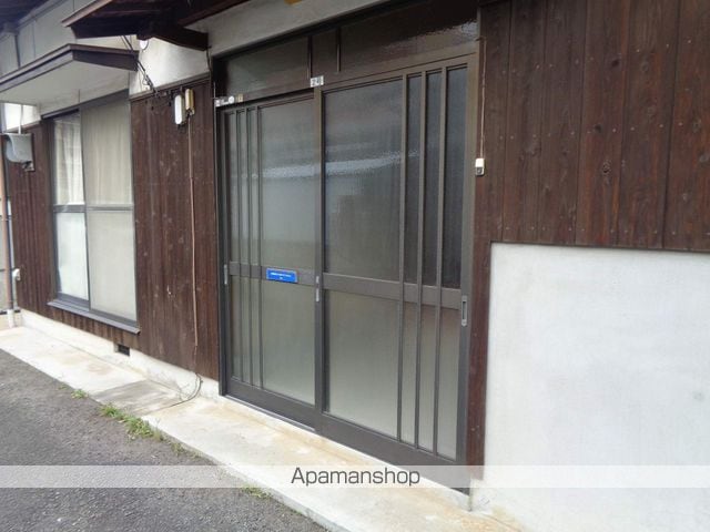 予讃線 伊予西条駅 徒歩23分 1階建 築38年の玄関写真
