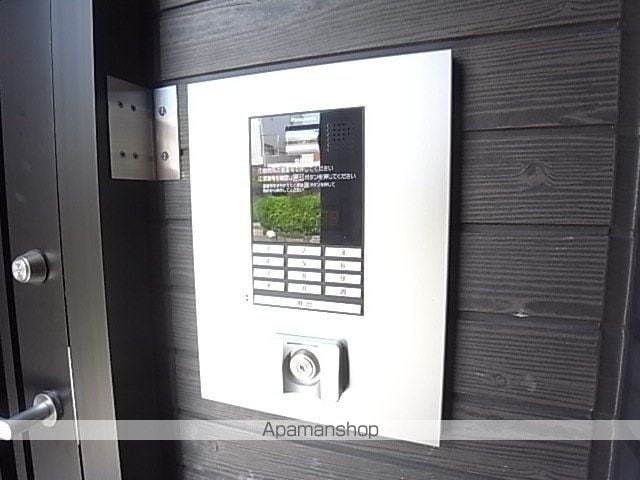 CRASTINE的場町の玄関写真