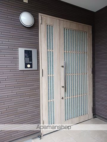 メゾン川勝IIIの玄関写真