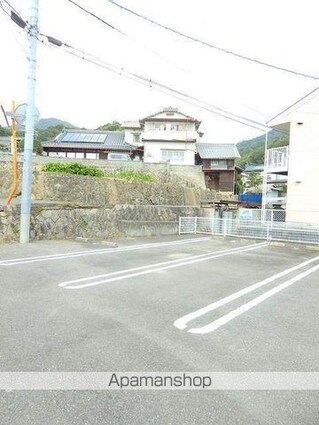 サン　ヴィレッジ　宝谷[2DK/44.75m2]の駐車場1