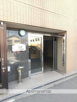 東京都新宿区納戸町[1R/21.18m2]のエントランス1