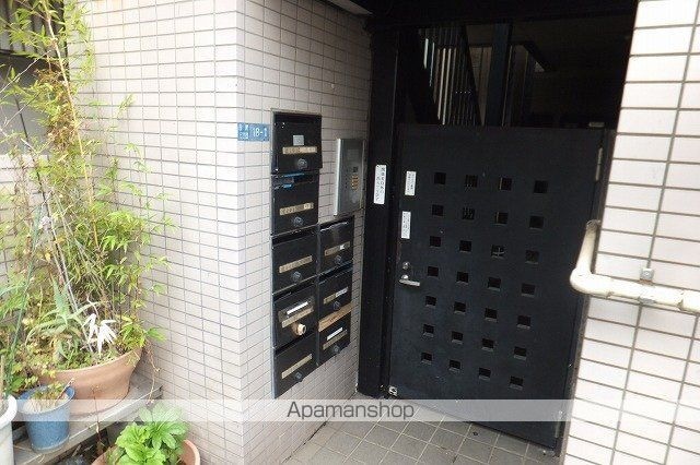 東京都三鷹市新川３丁目[1R/18.48m2]のエントランス