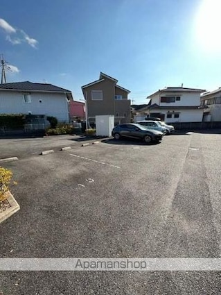 シャリテ高橋川[1SLDK/58.2m2]の駐車場1