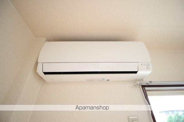 サープラスワンアネックス光の内装写真