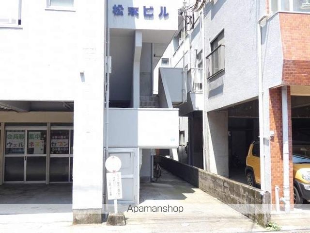 松永ビルの玄関写真