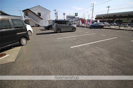 サンコーポ松岡２番館[2DK/42.9m2]の駐車場3