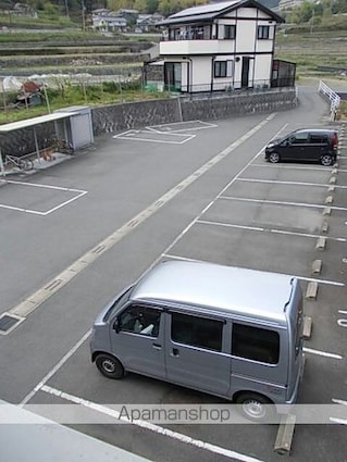 広島県府中市用土町[2DK/43.82m2]の駐車場1