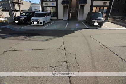 コーポワシントン[1LDK/40.97m2]の駐車場