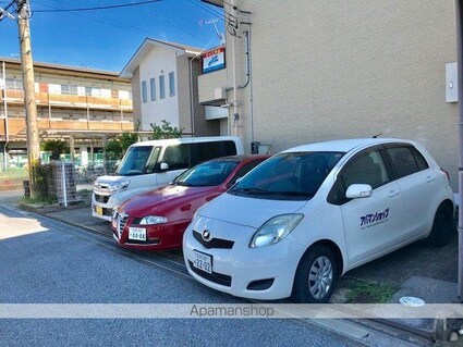 滋賀県彦根市平田町[1R/19m2]の駐車場