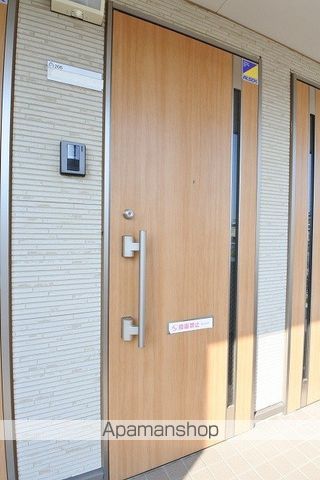 アヴァンセの玄関写真
