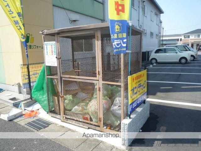 サンパレス白鳥の玄関写真