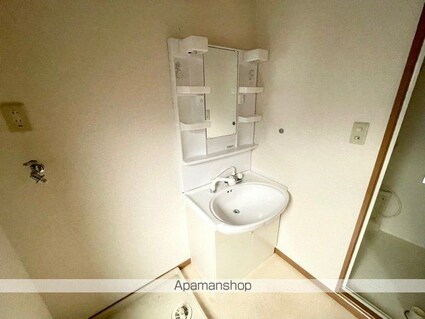 ボヌール服部[2LDK/59.62m2]の洗面所