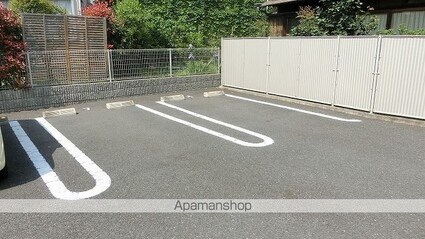 ラフレシールメゾン[1LDK/42.37m2]の駐車場