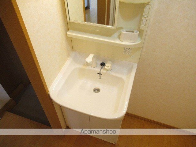 メイプルコート館坂の内装写真