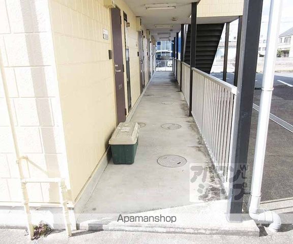 サープラス庄山Iの玄関写真