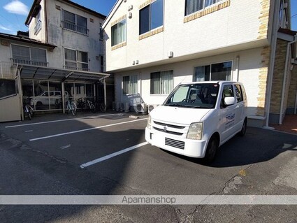 グランドソレイユ元町[1R/48.63m2]の駐車場