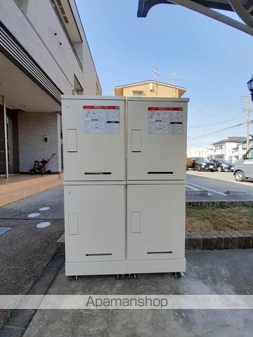 エレガンシア レジデンスの玄関写真