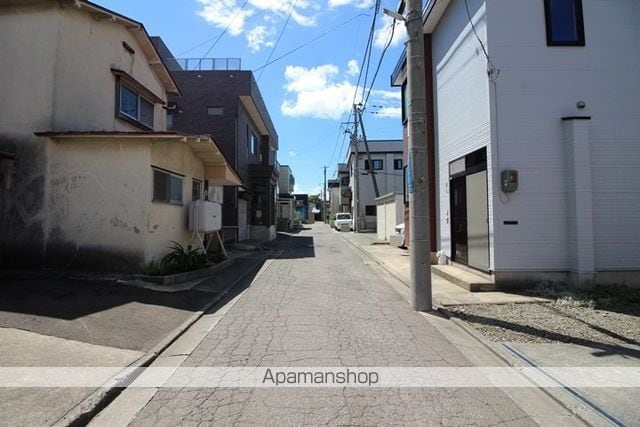 detached 青森県青森市金沢２丁目5-9

地図を見る