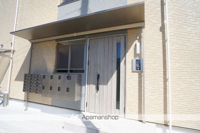 クレアール法蓮町の玄関写真