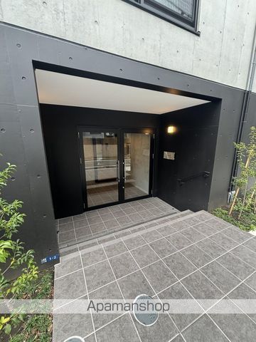 アルティザ新宿落合ソノリテの玄関写真