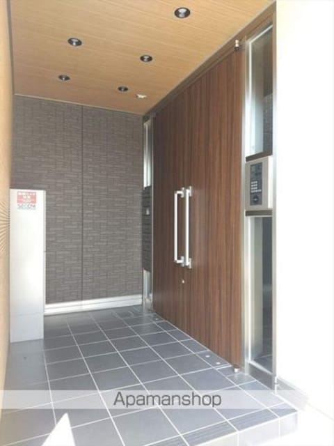 和歌山県和歌山市小松原通１丁目[2LDK/64.56m2]のエントランス2