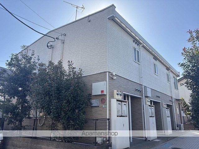 レオパレスメイプルコートII号館の玄関写真