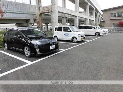 岩手県盛岡市新田町[2DK/38.76m2]の駐車場2
