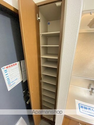 ディアス八幡[1K/24m2]の玄関
