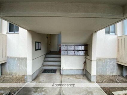 鳴瀬マンション[3DK/59.47m2]のエントランス