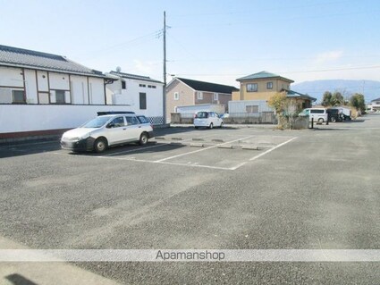 レオパレスドリーミー堀之内[1K/20.28m2]の駐車場2