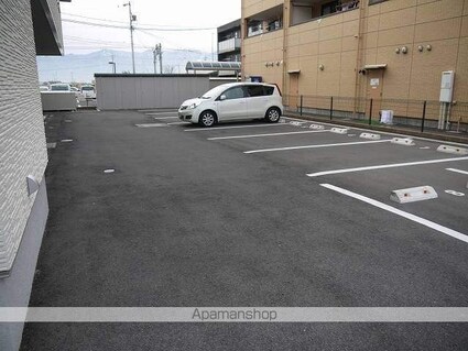 エスタシオン[事務所/158.76m2]の駐車場