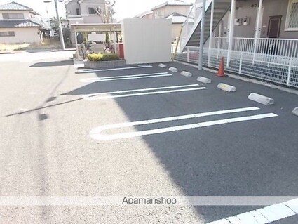 メロディ・ソレアード[1K/31.65m2]の駐車場2