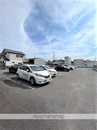 アクアマリンＫ[1K/36m2]の駐車場2