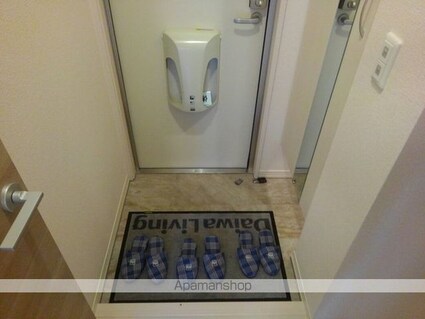 ブラウニーテラス[1R/32.8m2]の玄関