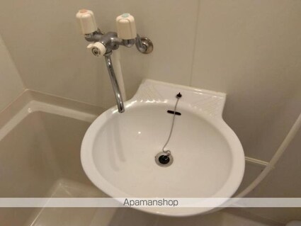 レオパレスラ　スリーズ[1K/26.08m2]の洗面所