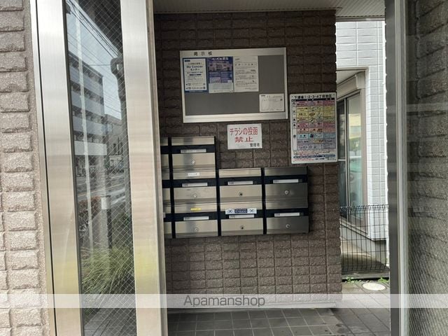 レーヴIの玄関写真