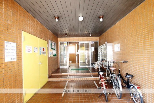 センチュリー新大阪の玄関写真