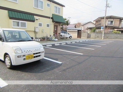 Ｅｈｒｅ（エーレ）[1R/24.22m2]の駐車場