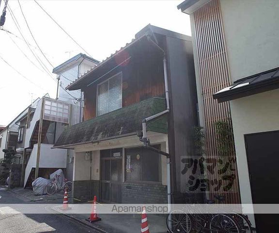 東丸太町貸家