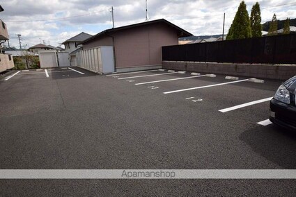 ルヴェニール壱番館[3K/50.03m2]の駐車場
