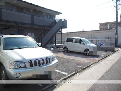 コーポ・シズ[1K/26.93m2]の駐車場