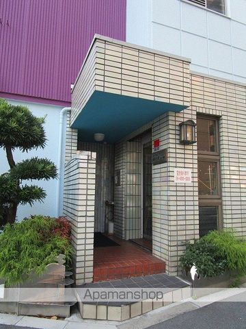 ロイヤルゆたか1号館の玄関写真