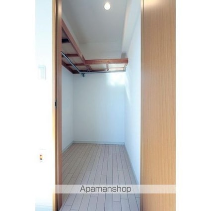 コンフォリア西早稲田[1DK/37.61m2]の収納