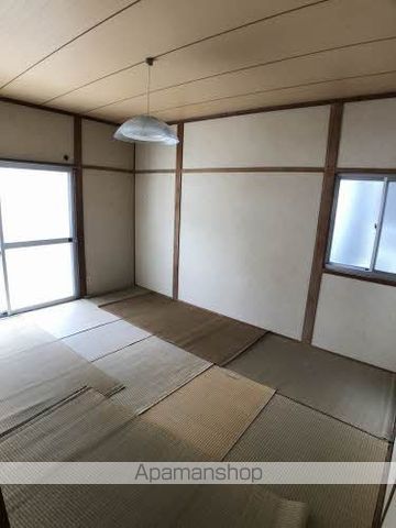 松山市 2階建 築44年の内装写真