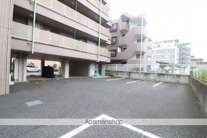 ヴィラ秋留野[1K/29m2]の駐車場1