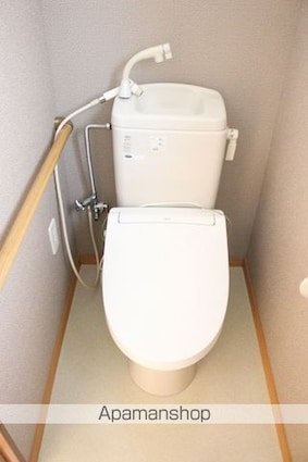 メゾン仁井[2LDK/68.39m2]のトイレ