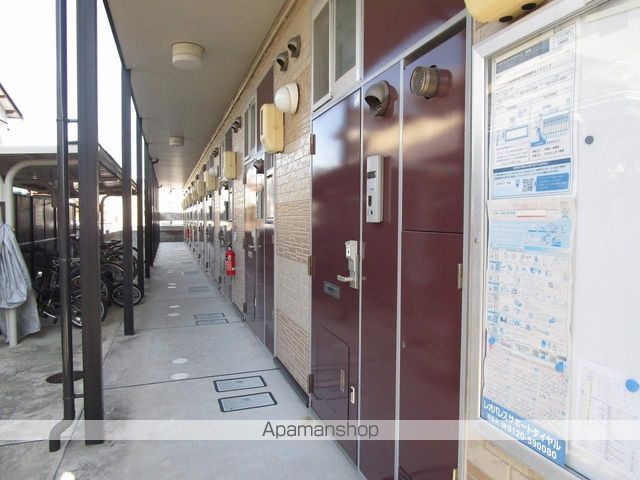 レオパレスクレール鳴門の玄関写真